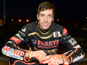 Supporting image for story: Wolverhampton Wolves aiming to reclaim top spot