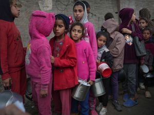 Supporting image for story: More than 13,000 children killed in Gaza and an estimated 25,000 injured: UN