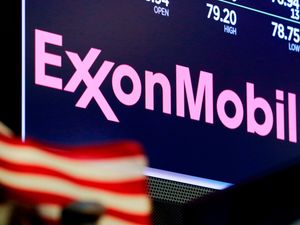 Supporting image for story: Exxon posts huge loss for pandemic-hit 2020