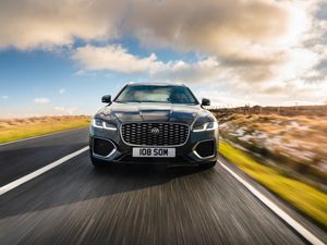 Supporting image for story: Jaguar to end XE, XF and F-Type production in shift to new models