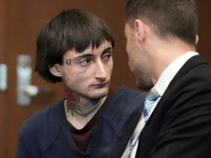 Supporting image for story: Illinois man rejects guilty plea deal over seven killings at July 4 parade