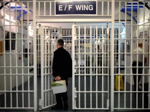 Supporting image for story: Raab announces plans for 4,000 new prison places
