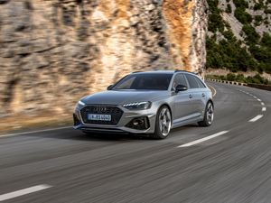 Supporting image for story: Audi’s limited-edition RS 4 Avant Competition to start at £84,600