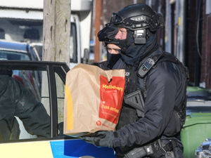 Supporting image for story: Police call in McDonald's delivery in bid to end nine-hour stand-off 