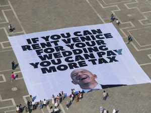 Supporting image for story: Bezos arrives in Venice as protesters say wedding highlights growing inequality
