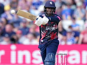 Supporting image for story: Daniel Bell-Drummond hits hundred as Kent clinch thrilling Blast win at Somerset