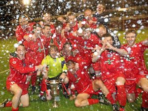 Supporting image for story: Drayton clinch the cup