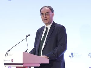 Supporting image for story: Bank governor flags signs that employment tax hikes are hitting pay and jobs