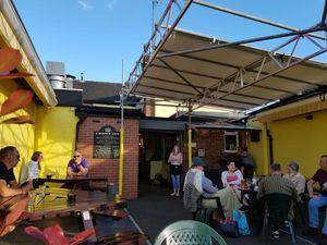 Supporting image for story: Pub holds outdoor quiz