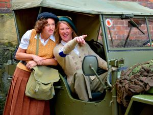 Supporting image for story: Rain fails to dampen fun at 1940s weekend in Welshpool - PICTURES and VIDEO