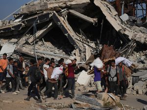 Supporting image for story: Israeli strike kills 18 Palestinians as turmoil mounts over food distribution