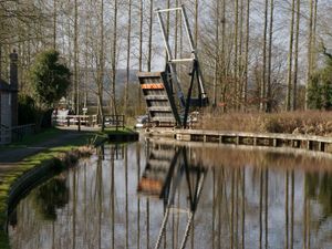 Supporting image for story: Canal photos exhibition coming to Oswestry