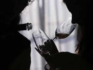 Supporting image for story: Drinking moderate amounts of alcohol ‘may help protect the heart’