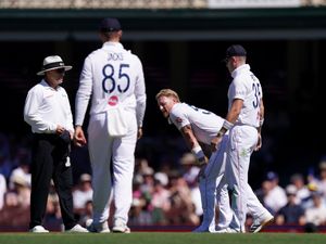 Supporting image for story: England captain Ben Stokes limps off with a groin injury