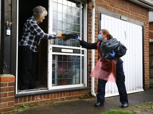 Supporting image for story: Thousands of home tests rolled out in bid to stop South African variant spreading