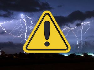 Supporting image for story: Shropshire weather: Met Office thunderstorm warning issued with ‘travel delays possible and loss of power likely’
