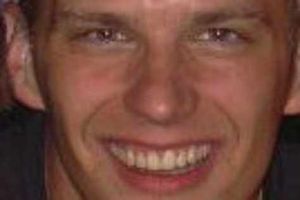 Supporting image for story: Ex-Marine admits smuggling guns into Britain
