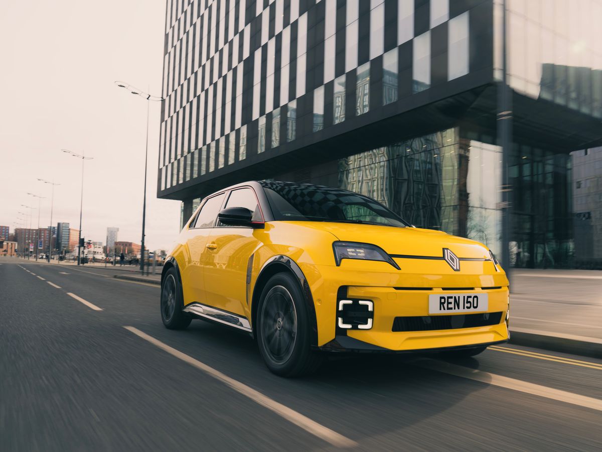 Renault 5, R4 and Alpine A290 receive government’s full £3,750 Electric Car Grant