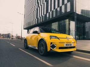 Supporting image for story: Renault 5, R4 and Alpine A290 receive government’s full £3,750 Electric Car Grant