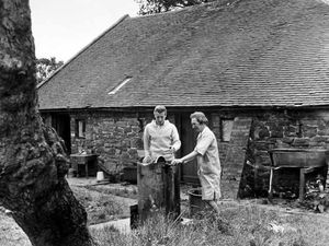 Supporting image for story: This week's pictures from the past
