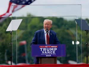 Supporting image for story: US Secret Service agents placed on leave after Trump assassination attempt