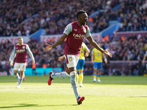 Supporting image for story: Aston Villa will assess injured Bertrand Traore