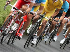 Supporting image for story: Hales hits the heights to win opening round