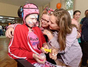 Joanne Golden with her two daughters Isabel, 15 and Eden, 12