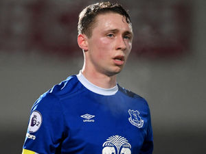 Supporting image for story: Shrewsbury Town capture loan signing of highly-rated Everton defender Matthew Pennington