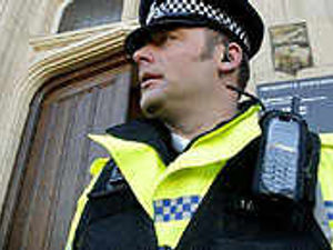 Supporting image for story: Suspect lashed out, says officer