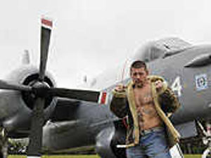 Supporting image for story: Saville warns Carey of war