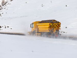 Supporting image for story: Hundreds of schools shut for second day amid weather warnings of snow