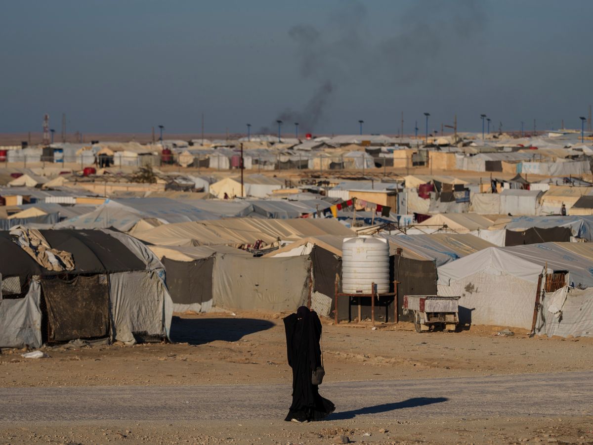 Syria and Kurds agree to evacuate families from notorious refugee camp