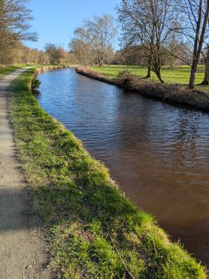 The towpath between Weston Rhyn and St Martins. Picture: LDRS