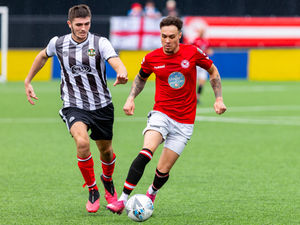 Supporting image for story: Robins’ start has boss looking up