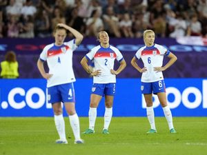Supporting image for story: Below-par England begin European title defence with defeat to France