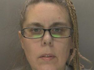 Supporting image for story: A US woman who wore a niqab disguise before a failed murder plot in Birmingham has been jailed for 30 years