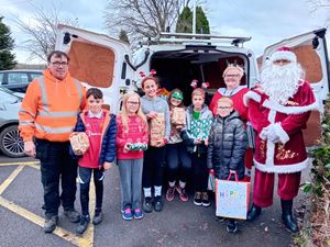 Bridgnorth Wrapping Day volunteers