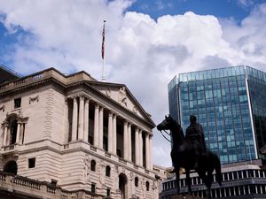 Supporting image for story: Bank of England ready to cut interest rates as jobs market slows, experts say