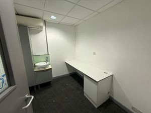 Shop on Stourbridge high street to be auctioned