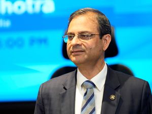 Supporting image for story: India’s new central bank governor takes over as economic growth slows