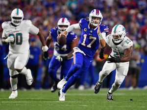 Supporting image for story: Buffalo Bills continue winning start with 31-21 victory over Miami Dolphins