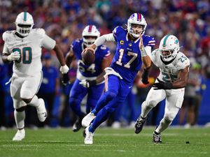 Supporting image for story: Buffalo Bills continue winning start with 31-21 victory over Miami Dolphins
