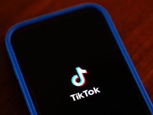 Supporting image for story: Donald Trump delays US TikTok ban again