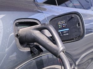 Supporting image for story: BYD confirms 300 of its 1000kW flash chargers will be installed in the UK this year