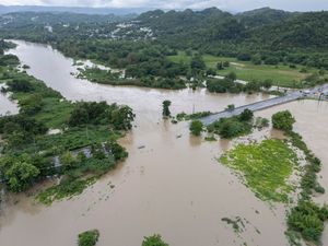 Supporting image for story: Hurricane Ernesto leaves hundreds of thousands without power in Puerto Rico