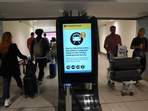 Supporting image for story: Union leader calls for summit in bid to end strike by Tube workers