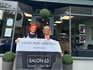 Supporting image for story: Hairdresser of 37 years hands over shop to former apprentice