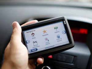 Supporting image for story: Drivers warned to mount navigation devices carefully or risk fine