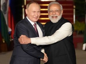 Supporting image for story: Indian PM arrives in Russia on first visit since invasion of Ukraine began